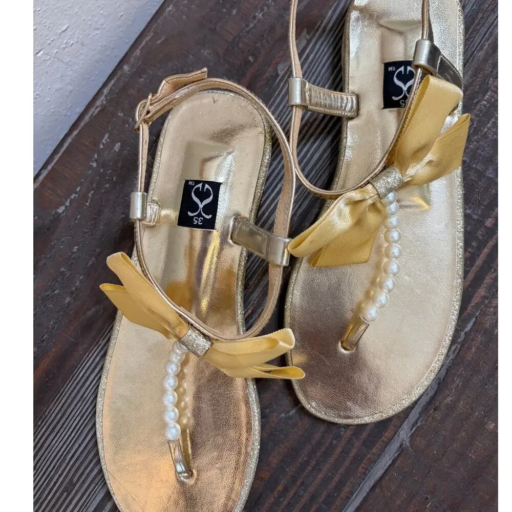 Gold Metallic Sandal With Bow and Pearls Girls Size 4.5